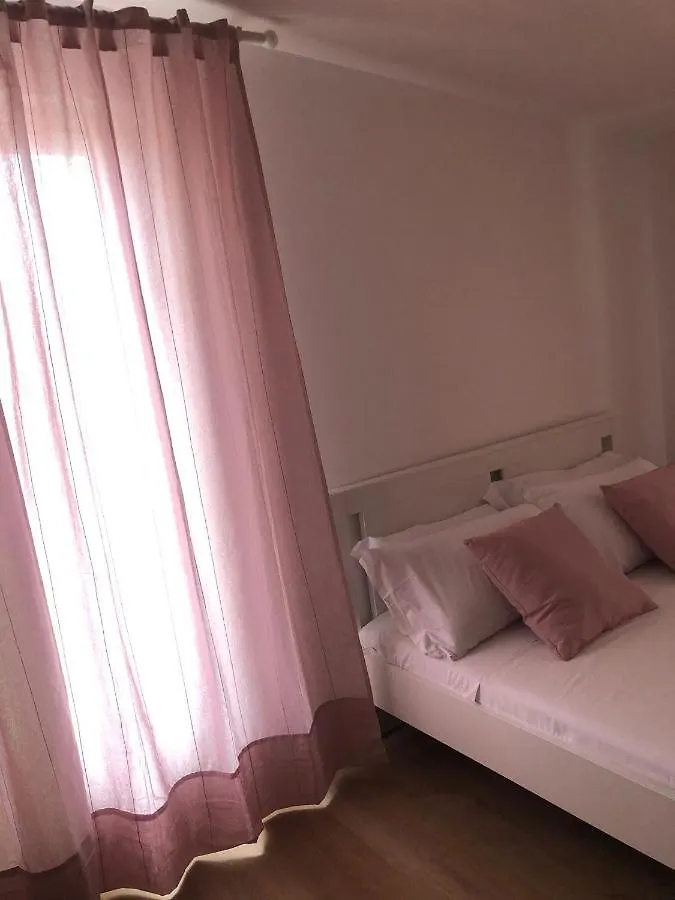 La Maison Bed and Breakfast Favara 0*,
