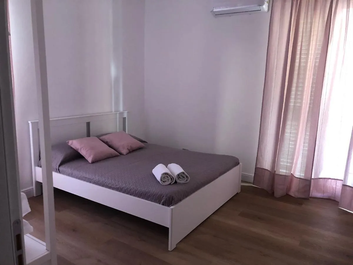 La Maison Bed & Breakfast Favara Italy